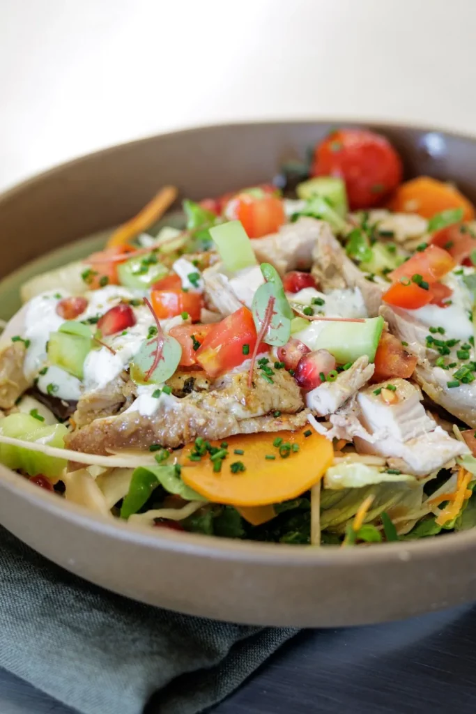 Salade servie au restaurant La Chaloupe sur la plage des Cavaliers à Anglet